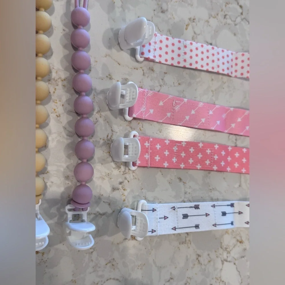 Pack of 8 Pacifier Clips - pink Purple Pacifier Clips Set